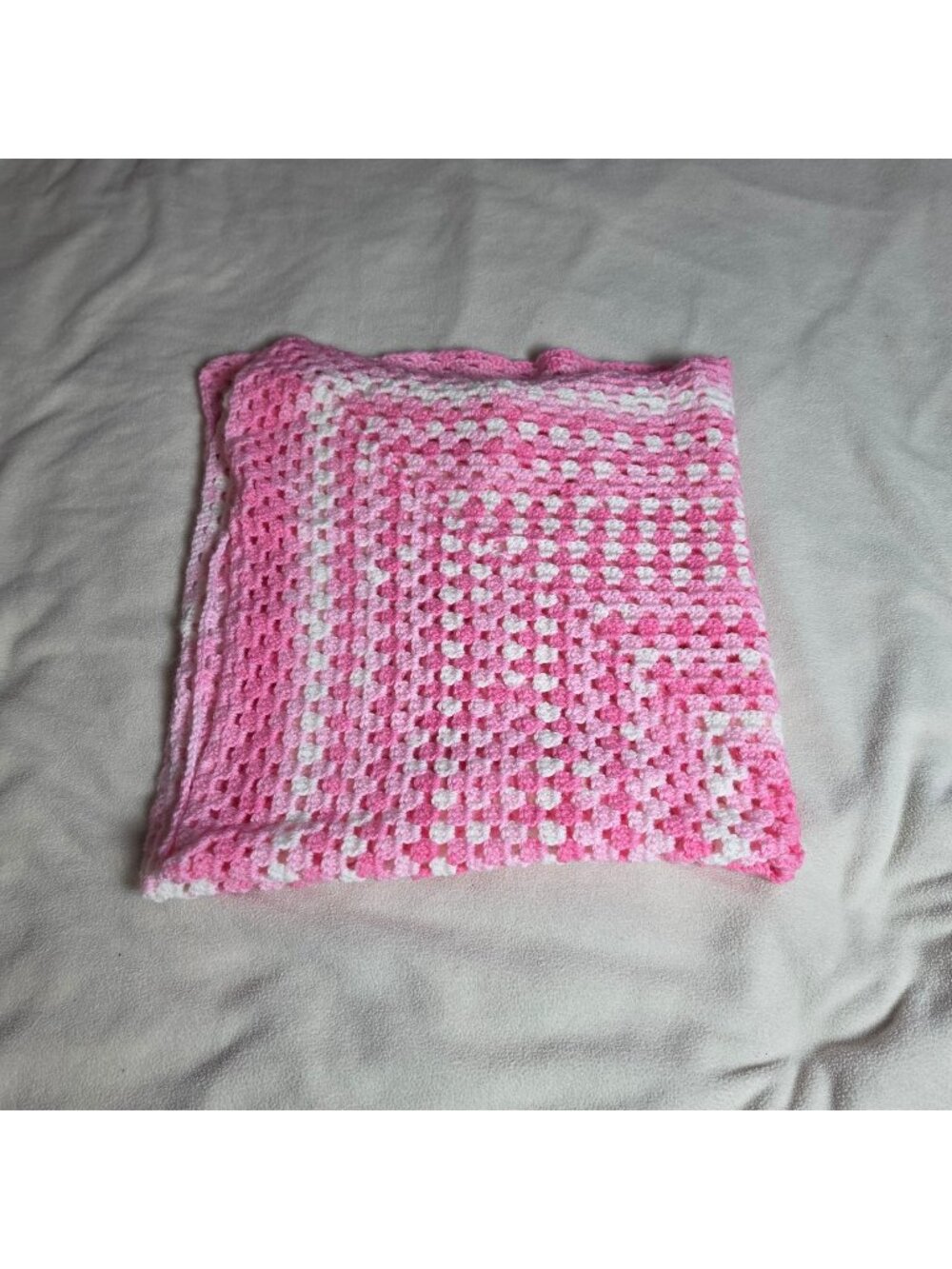 NEW HAND CROCHETED PASTEL PINK AND WHITE GRANNY SQUARE STYLE BABY BLANKET/AFGHAN